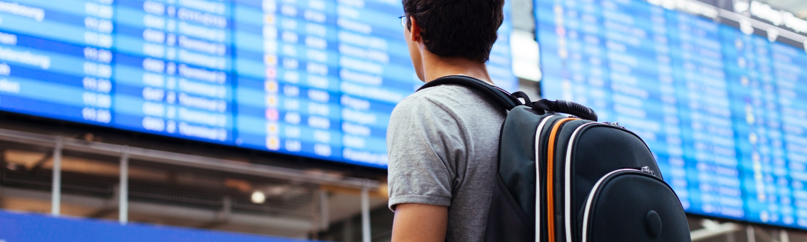 étudiant à l'aéroport