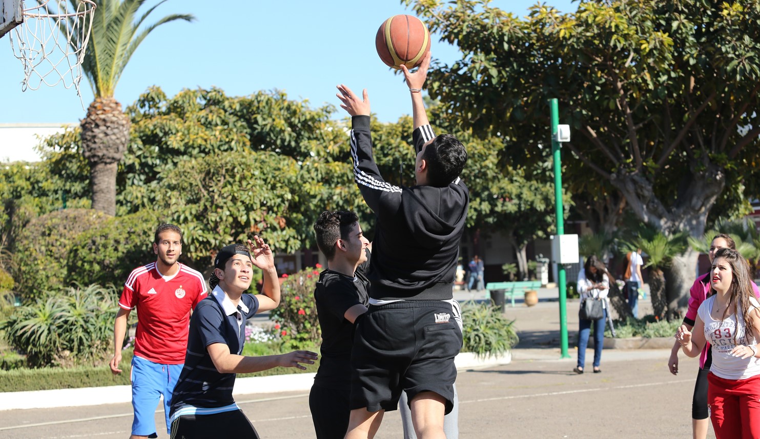 Campus ESA Casablanca Maroc Terrain de sport